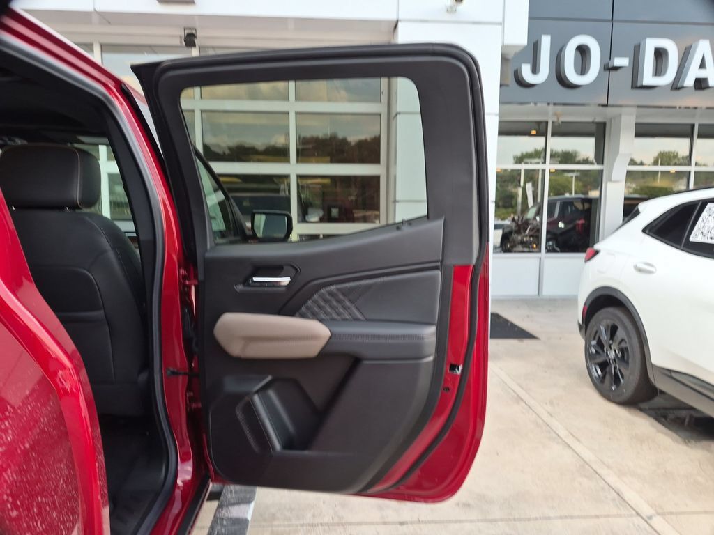 New 2026 GMC Canyon Denali AWD/4WD image 33