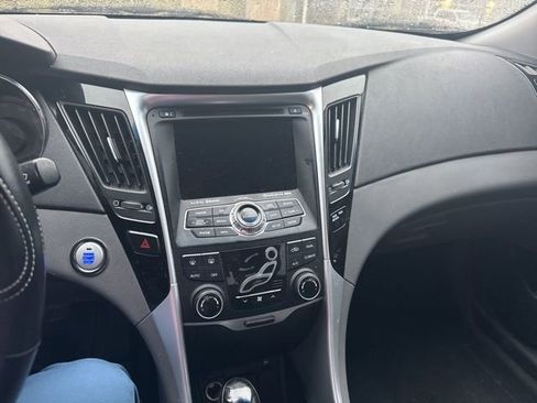 Used 2012 Hyundai Sonata Limited w/ Navigation Pkg image 16