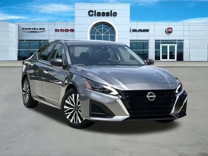 Used 2024 Nissan Altima 2.5 SV
