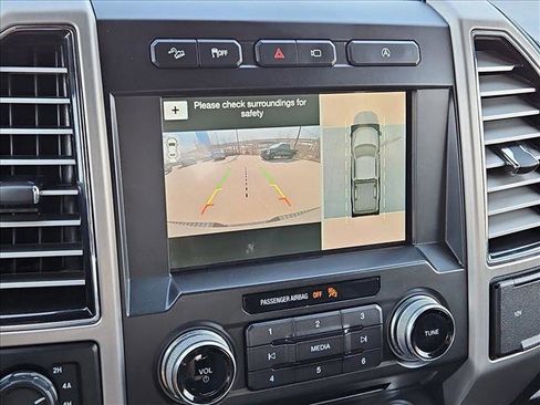 Used 2018 Ford F150 Platinum w/ Equipment Group 701A Luxury image 14