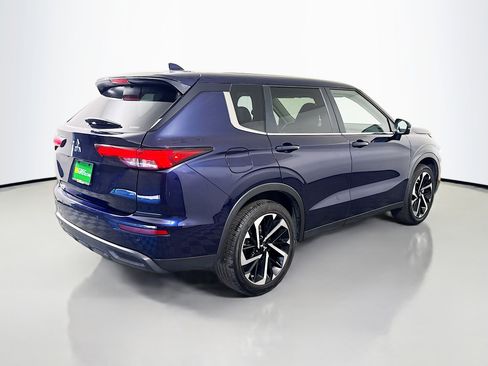 Used 2024 Mitsubishi Outlander SE image 10