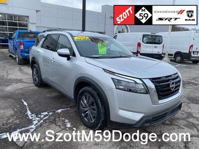Used 2024 Nissan Pathfinder SV