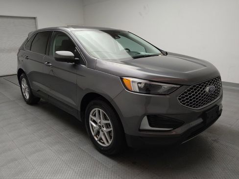 Used 2023 Ford Edge SEL image 13