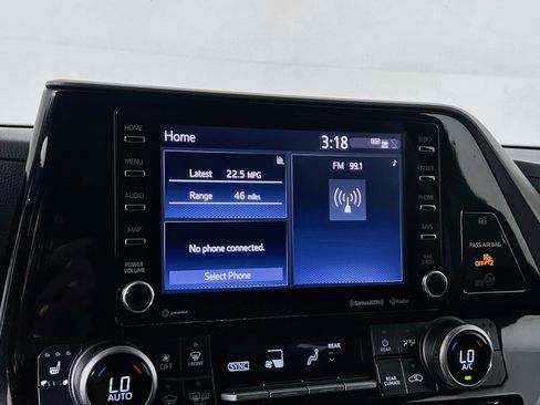 Used 2021 Toyota Highlander XLE FWD image 27
