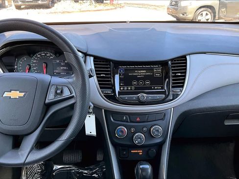 Used 2019 Chevrolet Trax LS w/ Tint and Cruise Package image 7