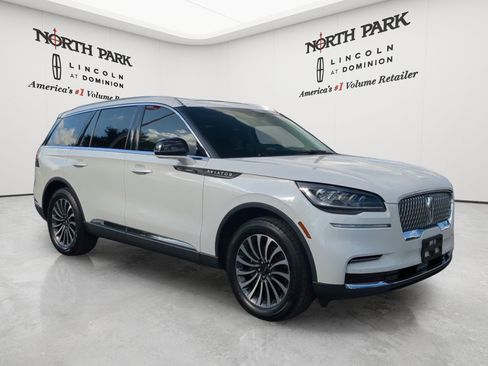 Used 2022 Lincoln Aviator AWD w/ Premium Package image 7