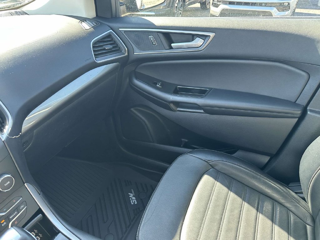 Used 2018 Ford Edge SEL w/ Equipment Group 201A AWD/4WD image 31