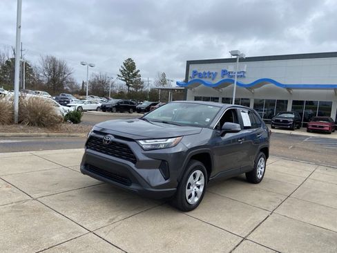 Used 2025 Toyota RAV4 LE image 4