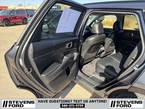 Used 2021 Kia Sorento S image 33