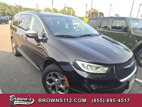 Used 2023 Chrysler Pacifica Limited AWD/4WD image 1