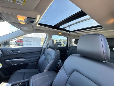 New 2026 Nissan Pathfinder SL image 22