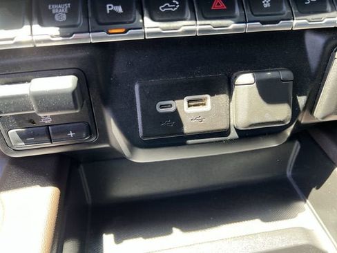 Certified 2020 Chevrolet Silverado 2500 LTZ w/ LTZ Texas Edition AWD/4WD image 34