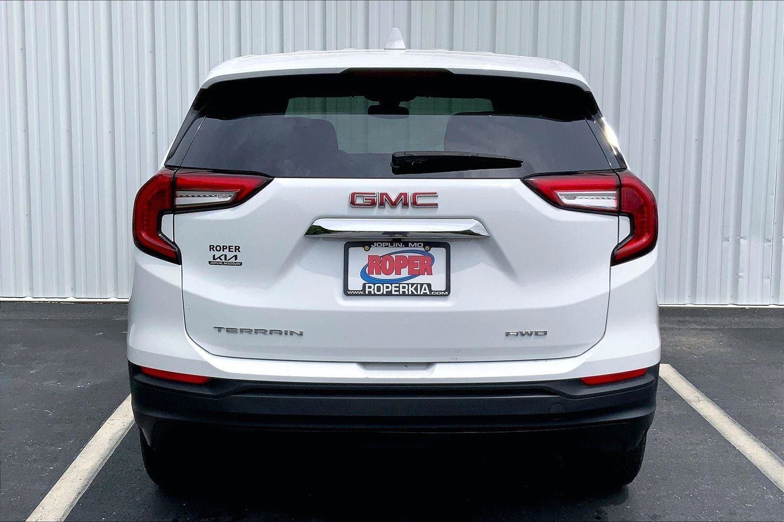 Used 2024 GMC Terrain SLE AWD/4WD image 4