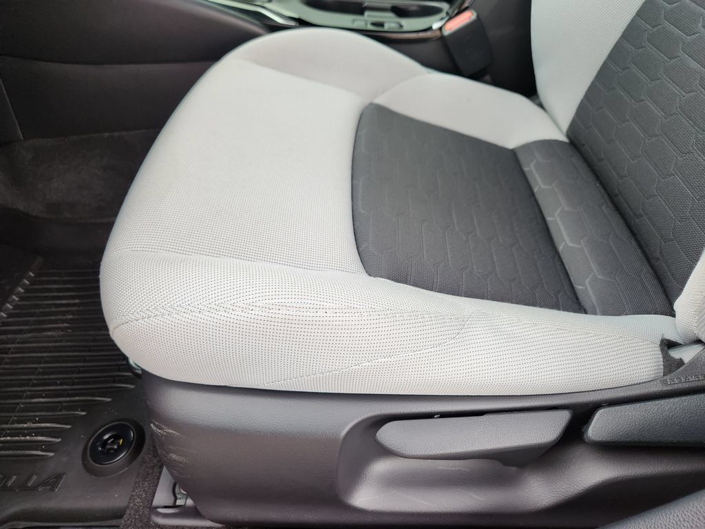 Used 2025 Toyota Corolla SE FWD image 23