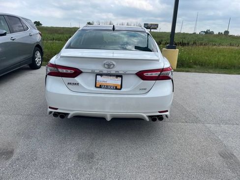 Used 2019 Toyota Camry XSE FWD image 6