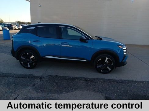 New 2026 Nissan Kicks SR image 3