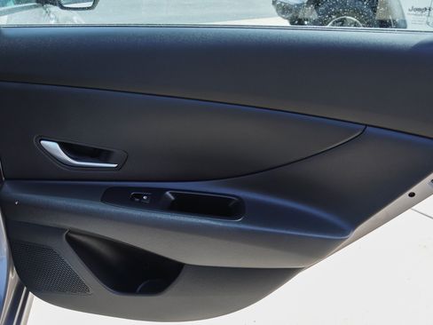 Used 2024 Hyundai Elantra SEL FWD image 28