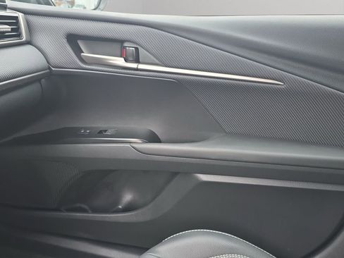 Used 2025 Toyota Camry SE image 18