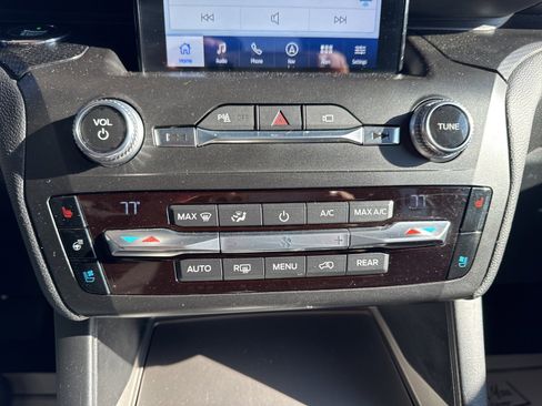 Certified 2020 Ford Explorer ST w/ Premium Technology Package image 33