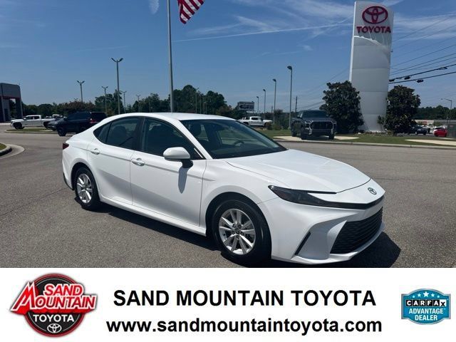 Used 2025 Toyota Camry LE FWD image 1