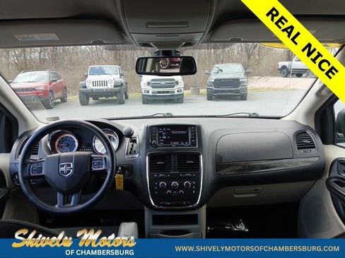 Used 2019 Dodge Grand Caravan SE w/ UConnect Hands-Free Group FWD image 13