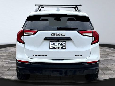 Used 2024 GMC Terrain SLT w/ LPO, 'HIT The Road' Package AWD/4WD image 6