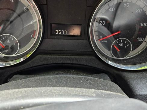 Used 2019 Dodge Grand Caravan SXT FWD image 2