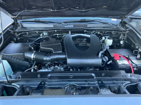 Certified 2022 Toyota Tacoma TRD Off-Road image 21