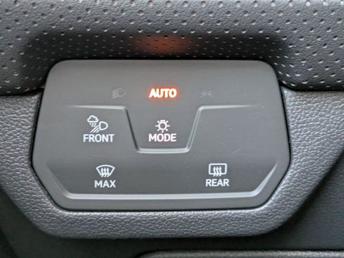 New 2026 Volkswagen Atlas Cross Sport SE AWD/4WD image 32