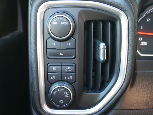 Certified 2022 Chevrolet Silverado 2500 LT w/ Convenience Package image 29