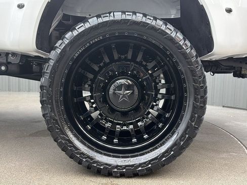 Used 2025 Ford F450 Platinum w/ Camper Package image 12