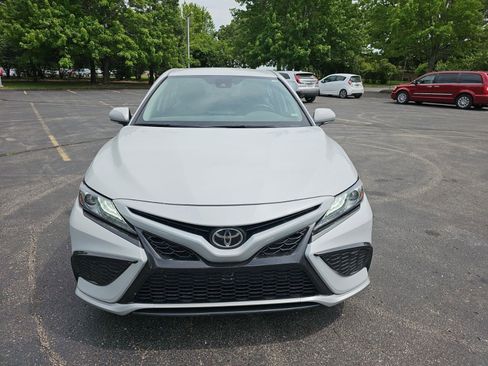 Used 2024 Toyota Camry XSE FWD image 9
