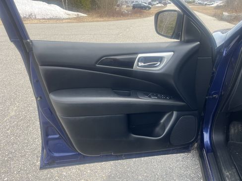 New 2026 Nissan Pathfinder SV image 17