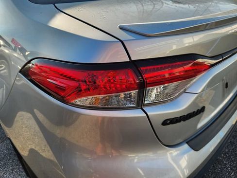 Used 2022 Toyota Corolla SE FWD image 7