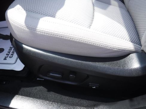 Used 2017 Subaru Forester 2.5i Premium w/ Popular Package #1A AWD/4WD image 10