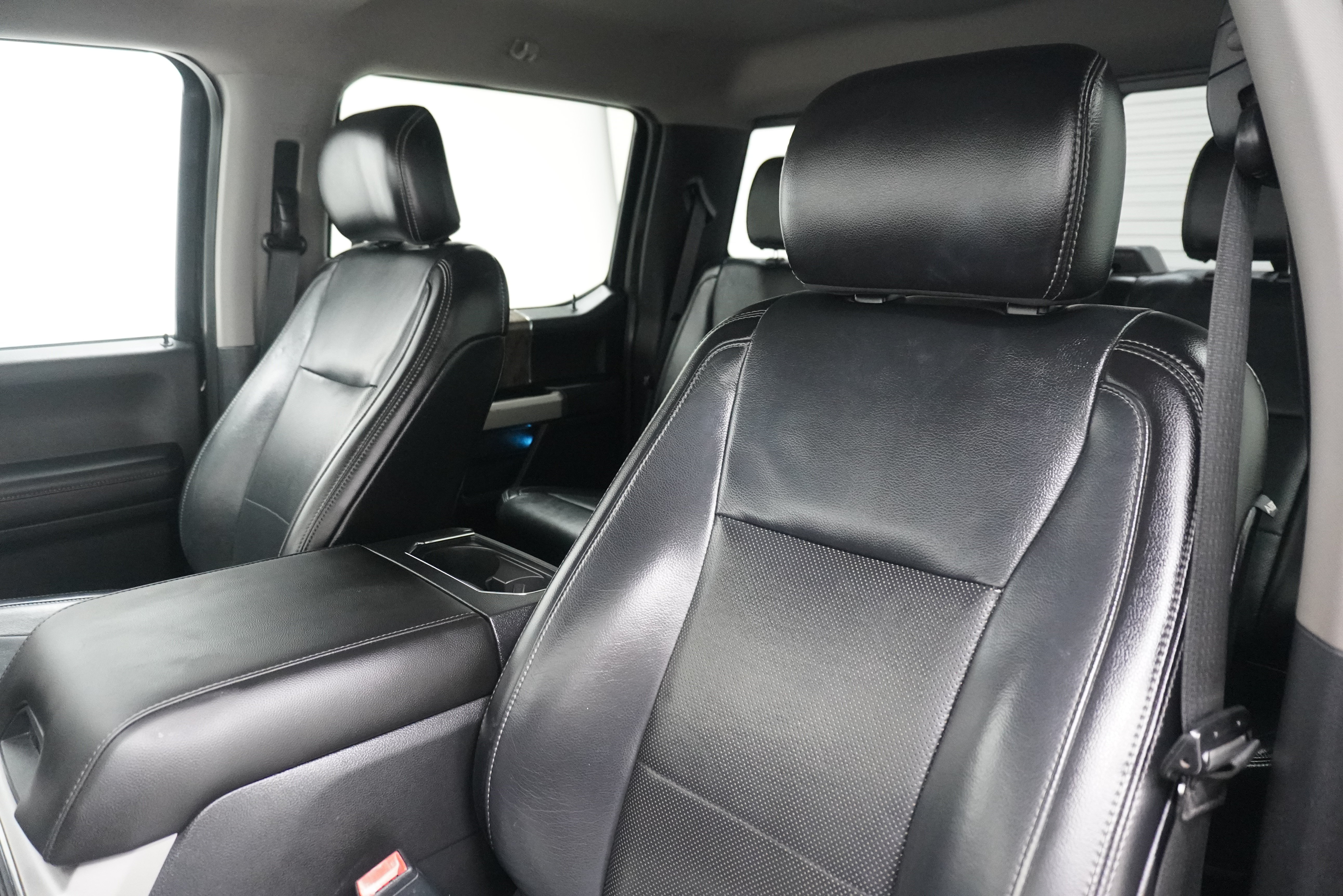 Used 2019 Ford F250 Lariat w/ Lariat Ultimate Package AWD/4WD image 12