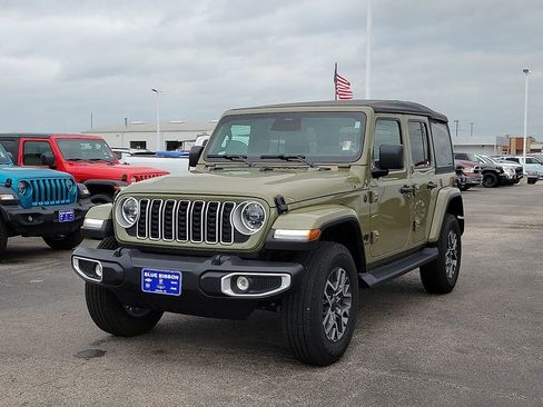 Used 2026 Jeep Wrangler Sahara image 2