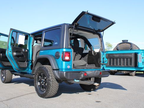 Used 2024 Jeep Wrangler Unlimited AWD/4WD image 23