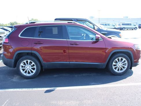 Used 2019 Jeep Cherokee Latitude w/ Popular Appearance Group FWD image 4