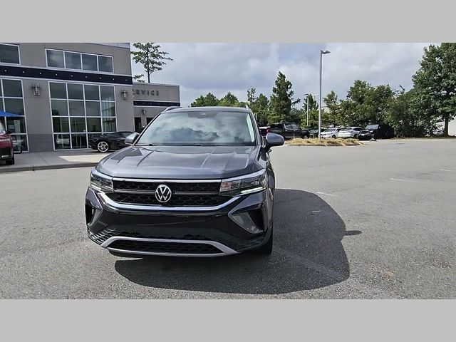 Used 2023 Volkswagen Taos SE w/ Panoramic Sunroof Package FWD image 33