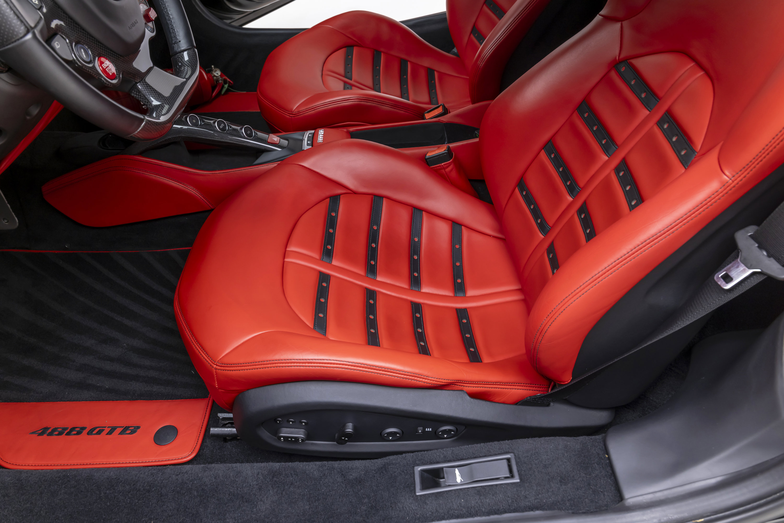 Certified 2018 Ferrari 488 GTB RWD image 61