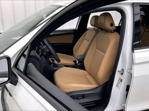 Used 2023 Volkswagen Tiguan SE R-Line AWD/4WD image 8