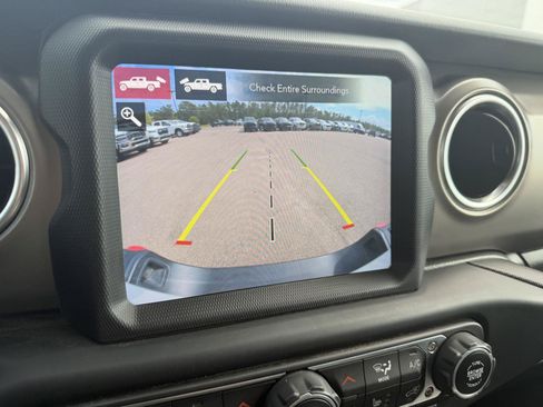Used 2020 Jeep Gladiator Rubicon AWD/4WD image 12