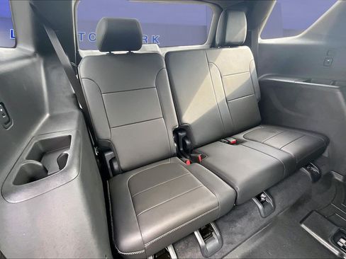 Used 2023 Chevrolet Traverse Premier AWD/4WD image 26