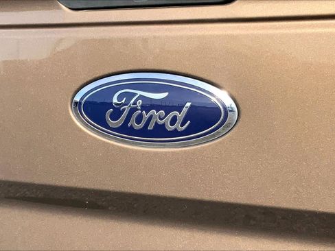 Used 2016 Ford F150 XLT w/ Equipment Group 302A Luxury image 10