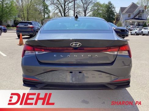 Used 2021 Hyundai Elantra SEL w/ Convenience Package image 6