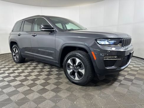 Used 2023 Jeep Grand Cherokee 4WD 4xe image 2