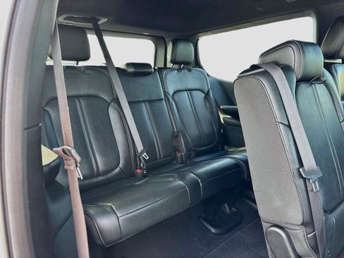 Used 2024 Jeep Wagoneer Series II w/ Flexible Seating Group RWD image 28