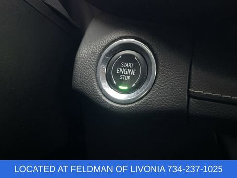 Certified 2022 Buick Envision Essence w/ Sport Touring Package image 16