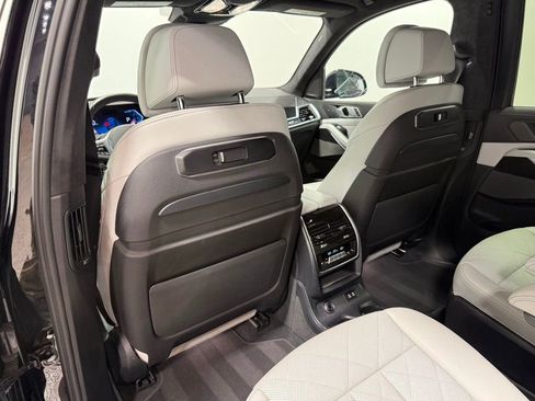 Used 2023 BMW X7 xDrive40i w/ Executive Package image 35